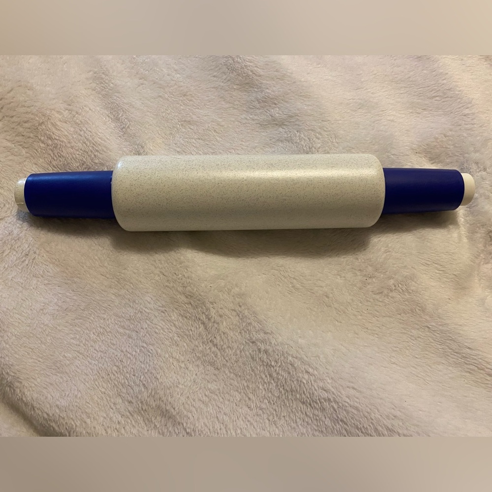 Tupperware Fill N Chill rolling pin